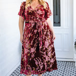 Model in Violet Dress blossom wine – A‑line fit with floaty sleeves