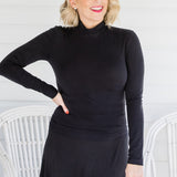 Basic Bamboo Skivvy in black – slim fit ideal for layering
