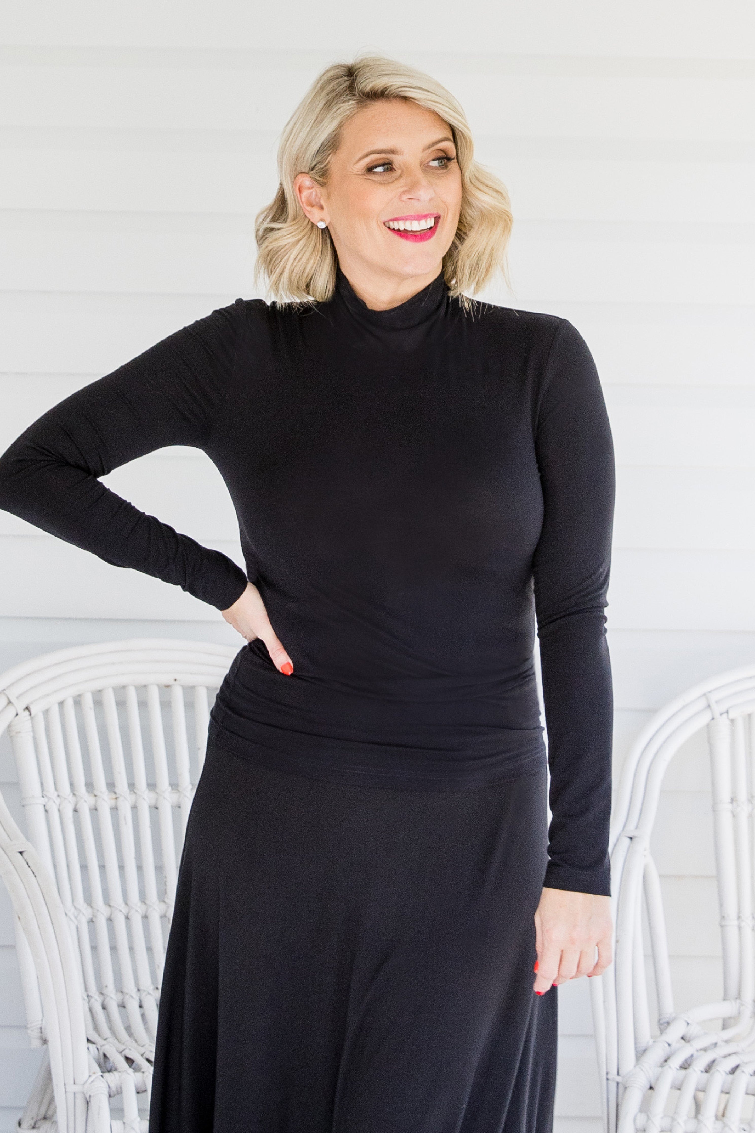 Basic Bamboo Skivvy in black – slim fit ideal for layering