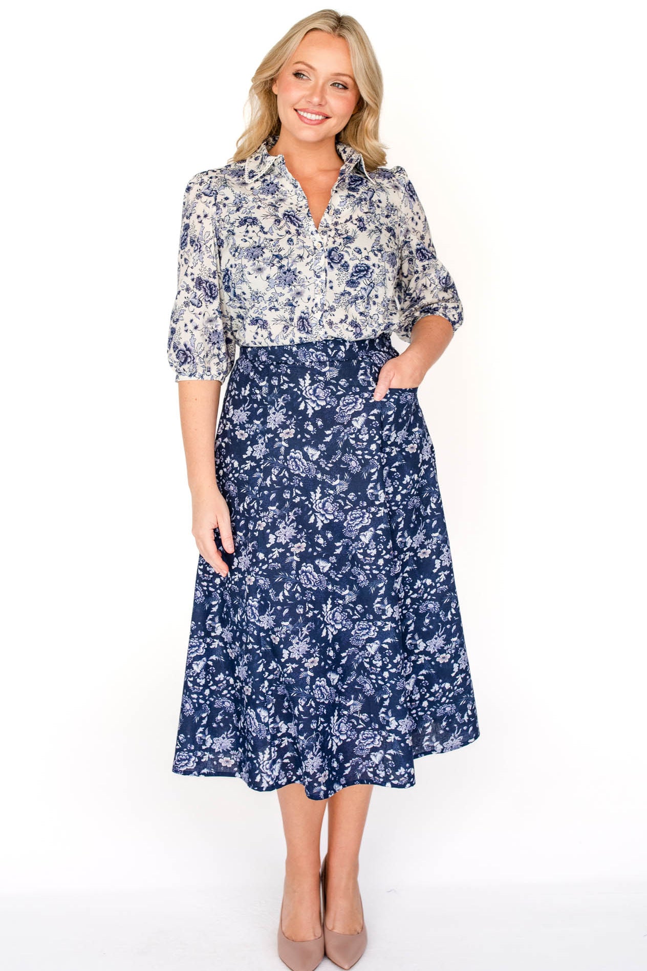 Maiocchi's Bella Skirt in navy swoon, featuring an a-line shape & pockets.