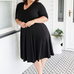 Maiocchi Cleo Dress in black – flattering hourglass silhouette with curved panels and full skirt