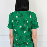 Holiday Tee V Neck in lucky cat green