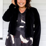 Black velvet jacket by Maiocchi – statement layer for day-to-night styling