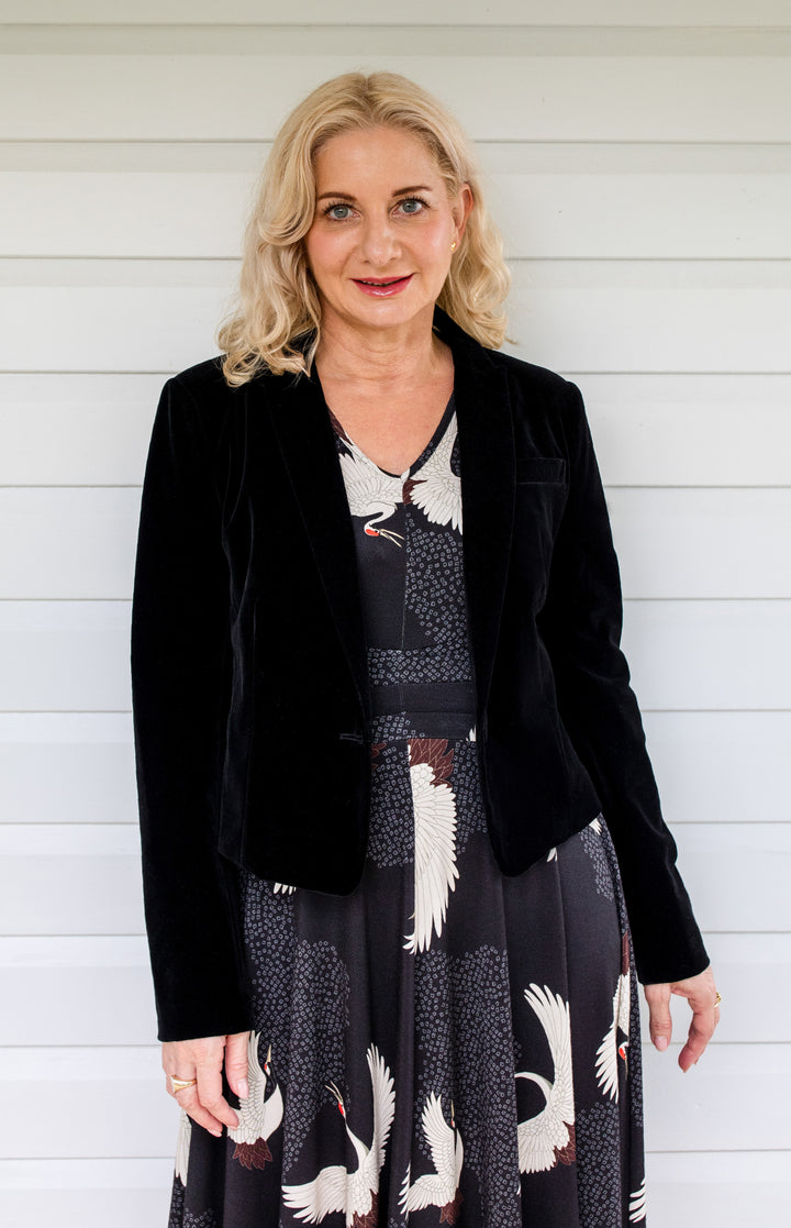 Perfect Velvet Blazer in black