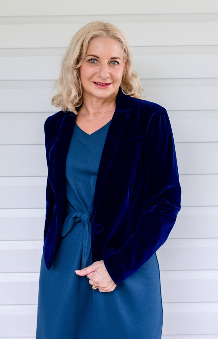 Perfect Velvet Blazer in midnight