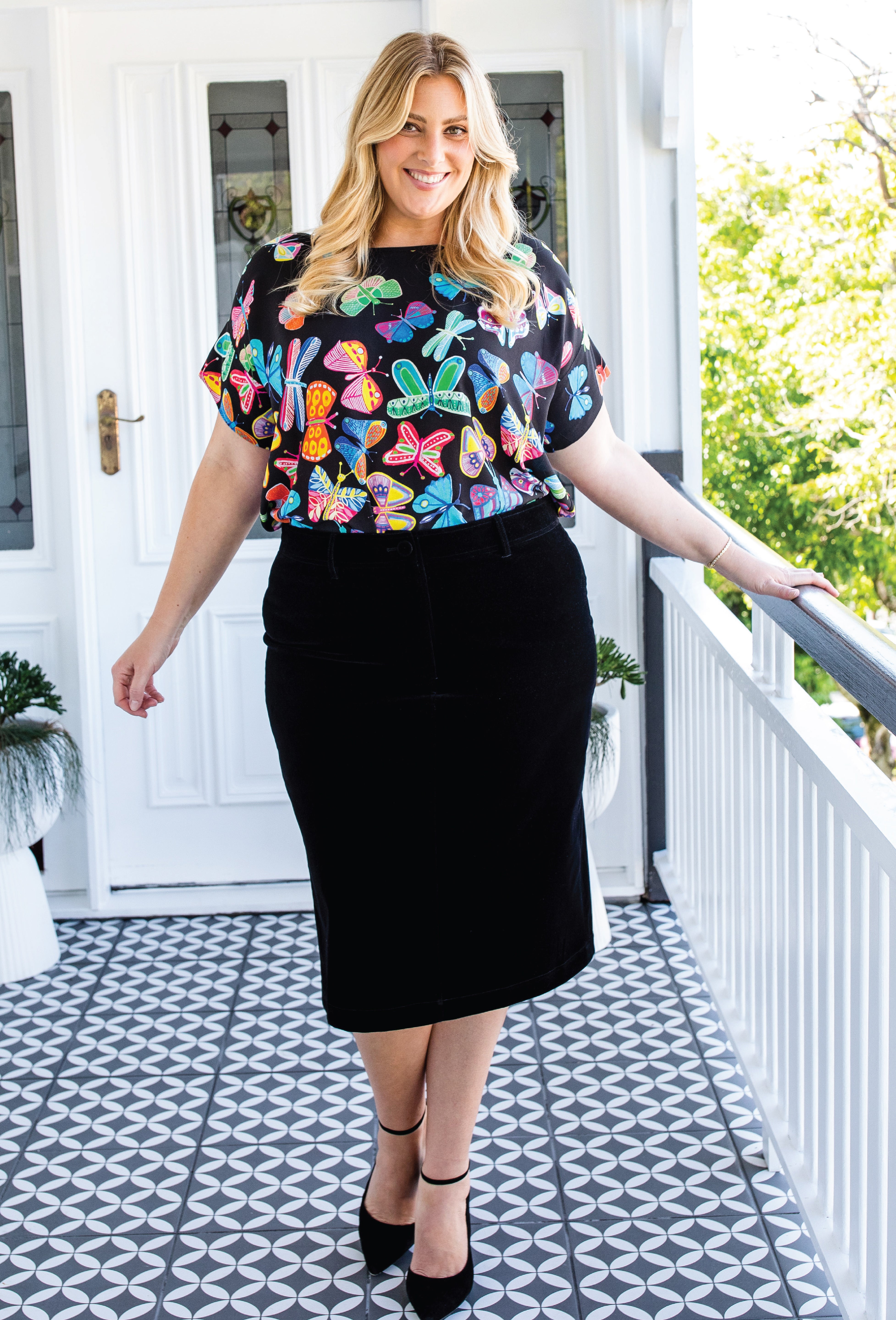 Black Social Butterfly Poppy Top by Maiocchi, versatile and elegant