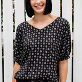 Pretty Please Reversible Top in poetry in motion black/crosshatch