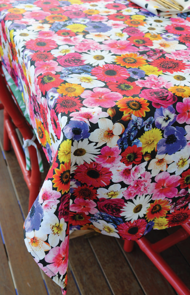Tablecloth Large in garden party