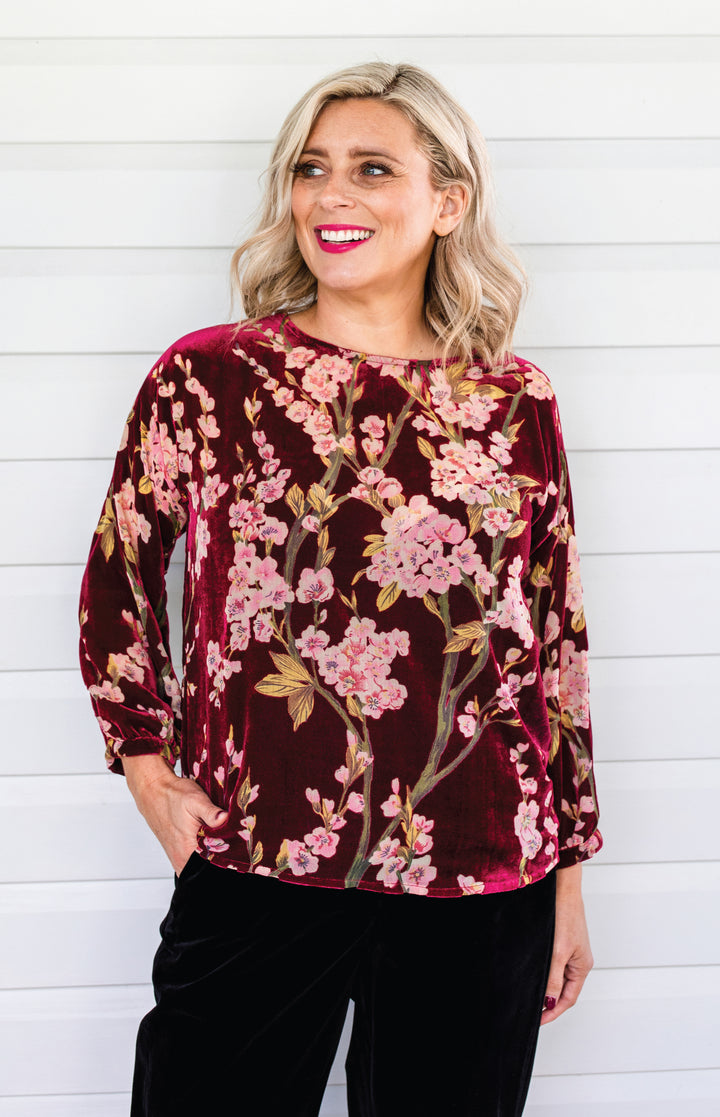 Violet Top in blossom wine