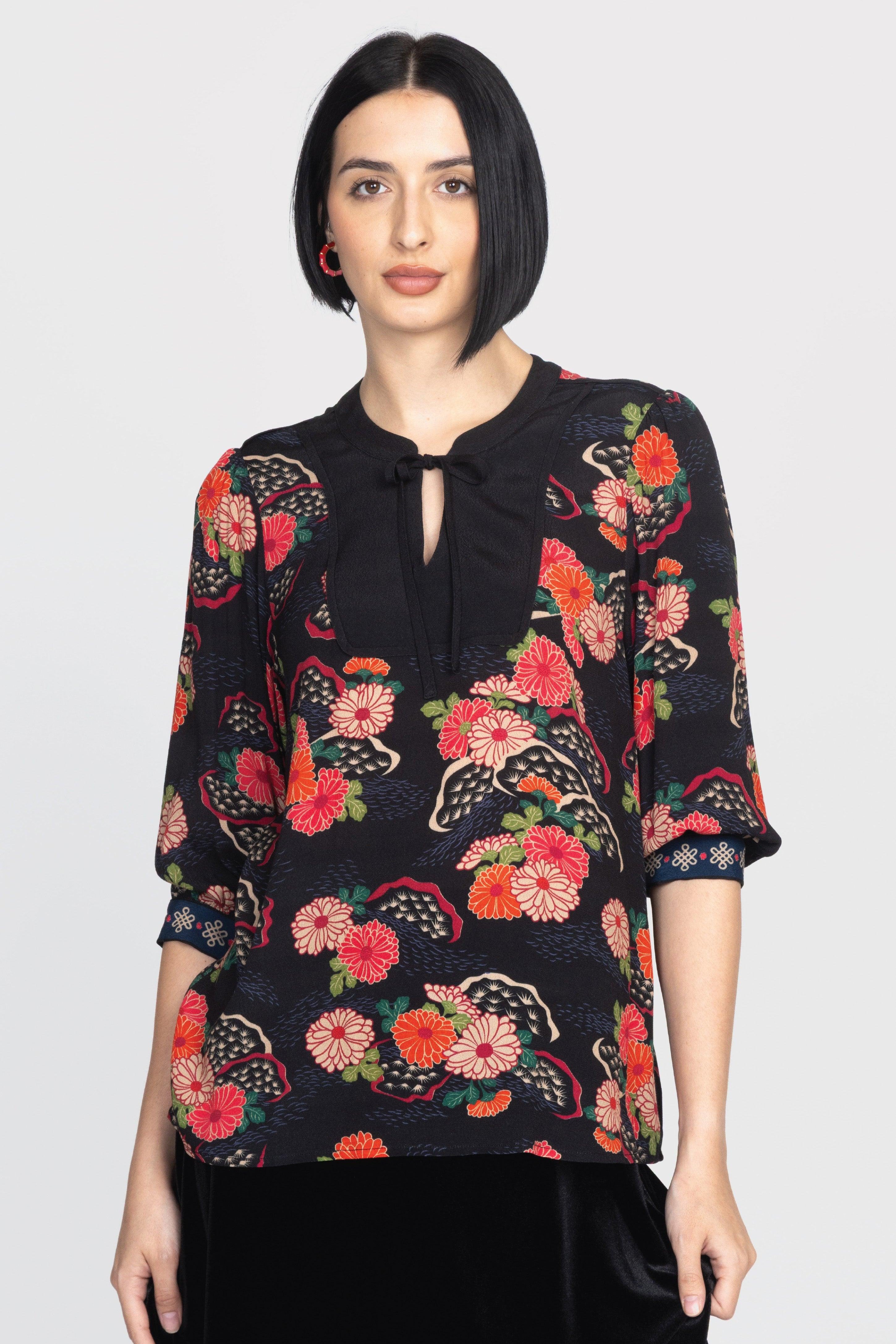 Zoe Blouse in now or never black