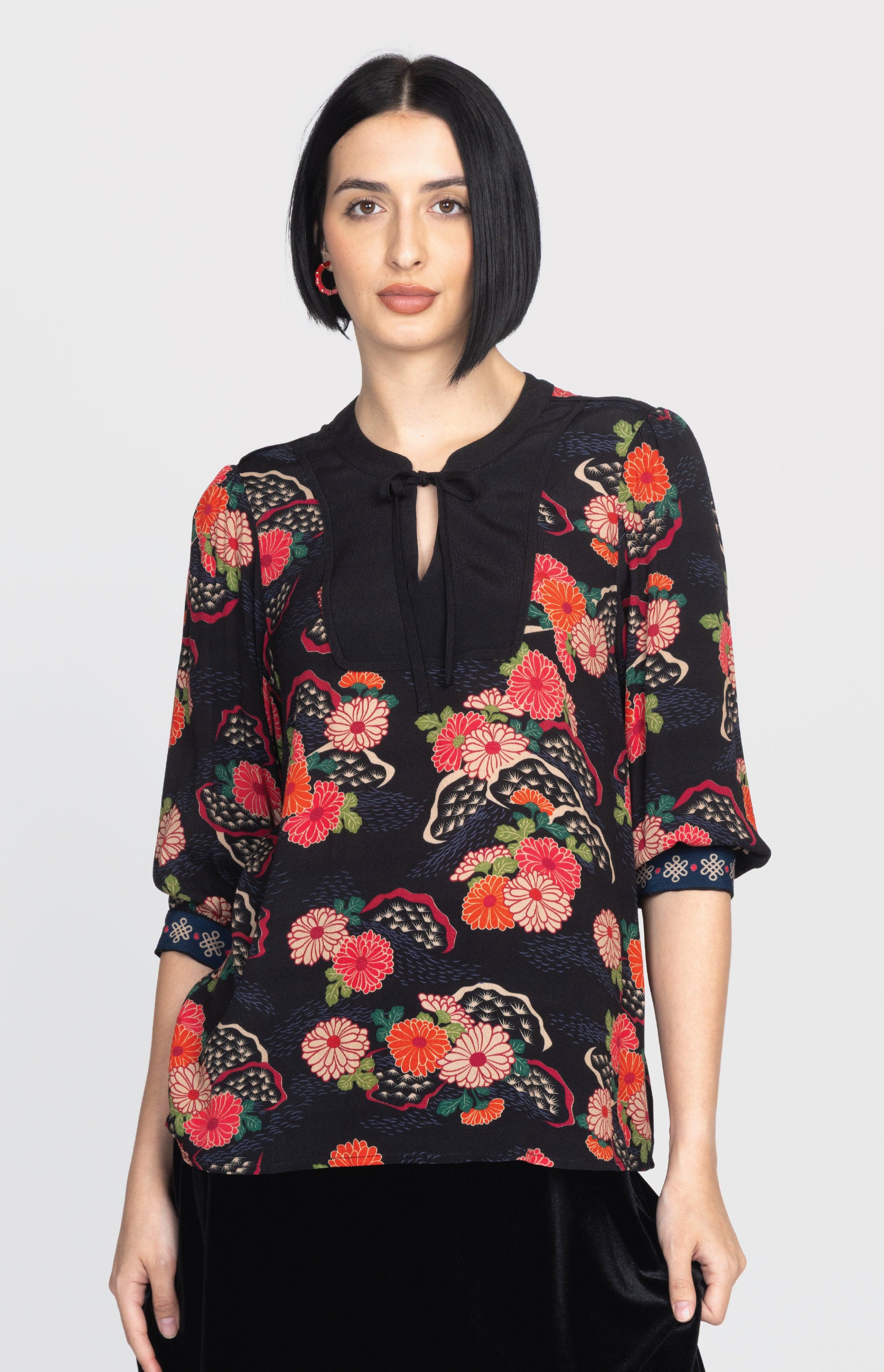 Zoe Blouse in now or never black
