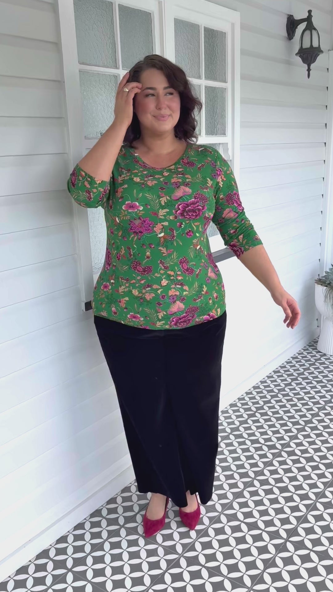 Tallulah Reversible Tee 3/4 sleeve in flights of fancy green