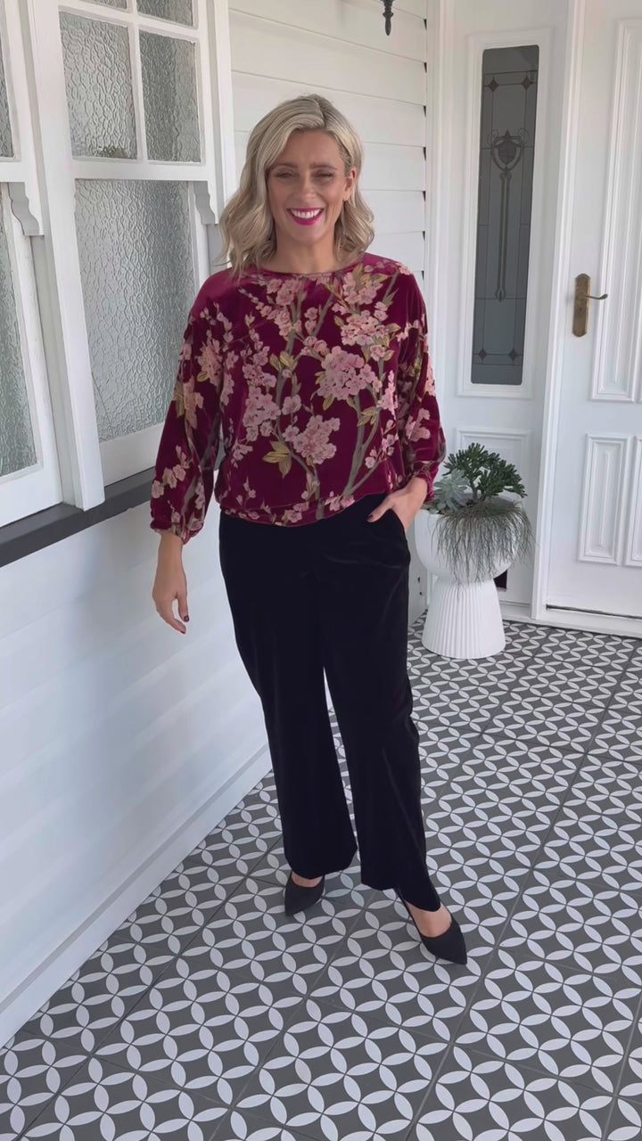 Violet Top in blossom wine