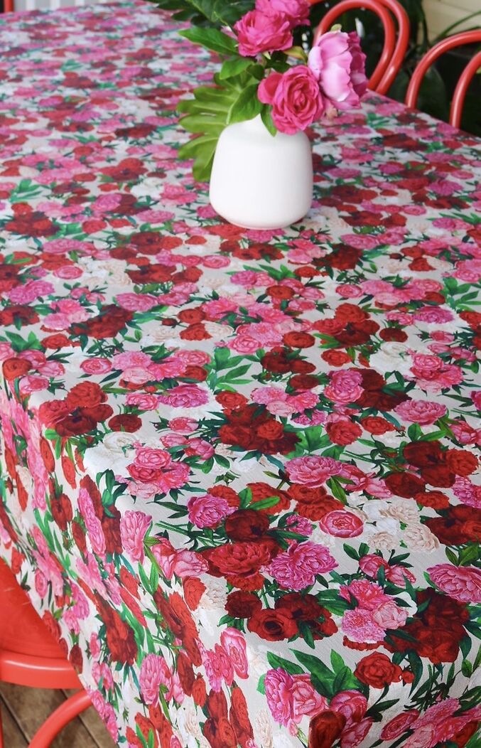 Tablecloth Medium in peony blossom