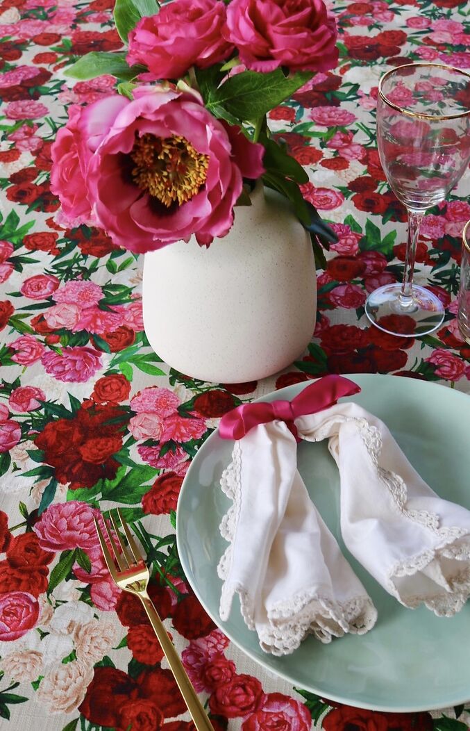Tablecloth Medium in peony blossom