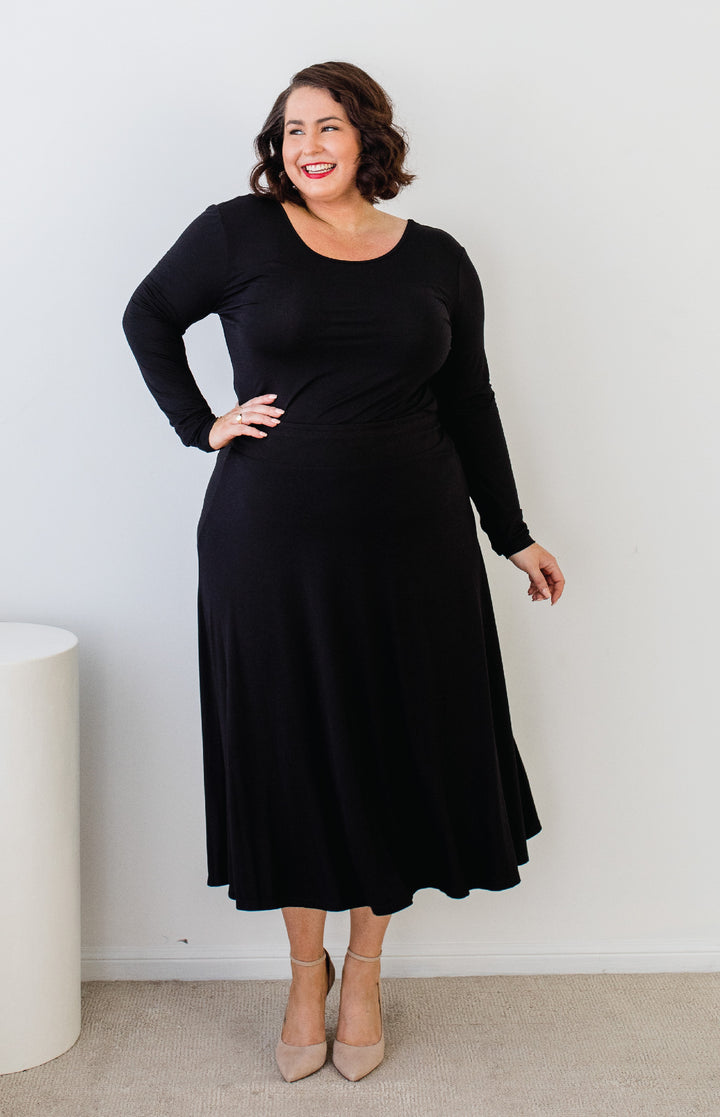 Classic black bamboo midi skirt – versatile everyday style by Maiocchi