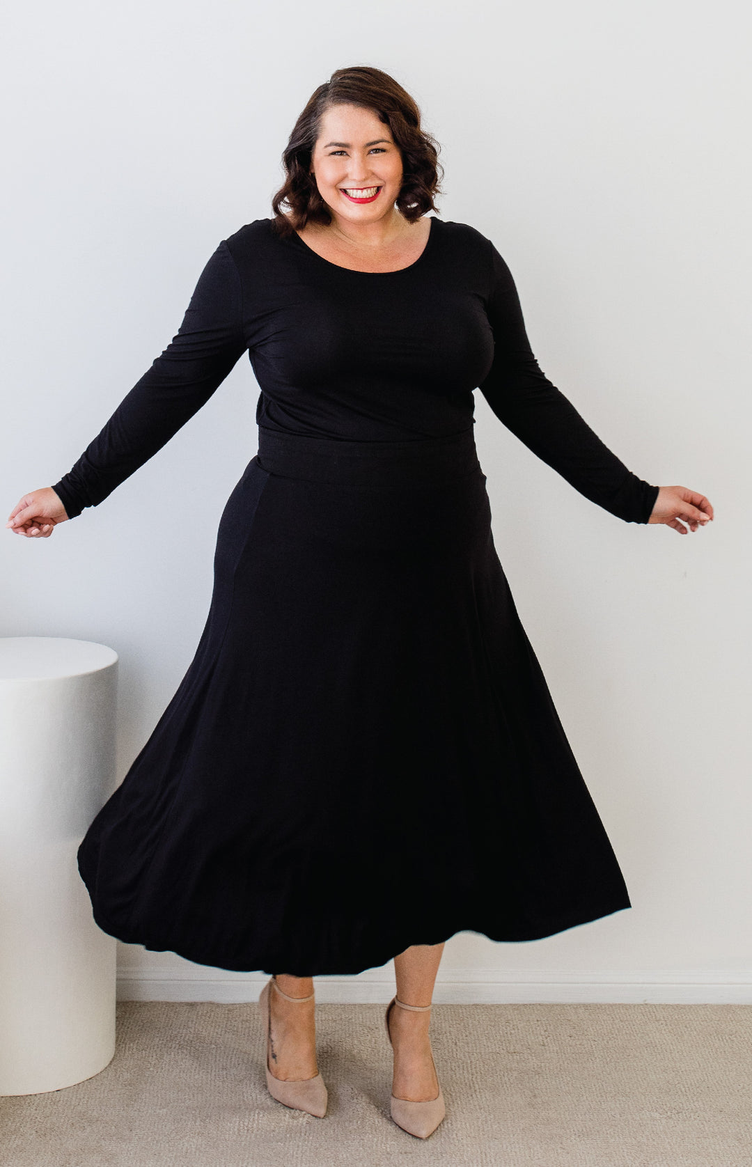Soft black Maiocchi bamboo skirt – breathable, eco-friendly fabric with flowy silhouette