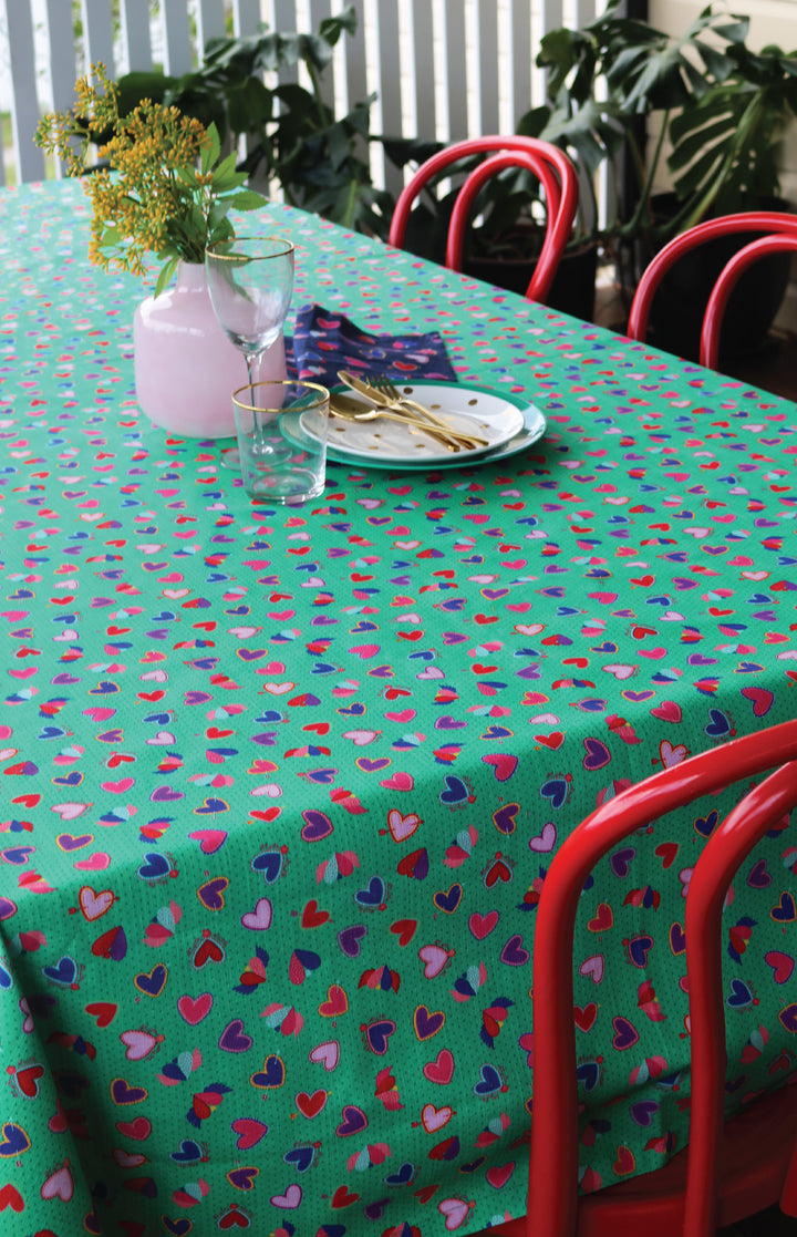 Tablecloth Medium in queen of hearts green