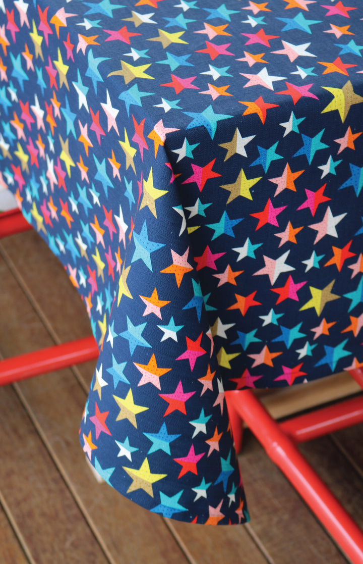 Tablecloth Large in rainbow stars