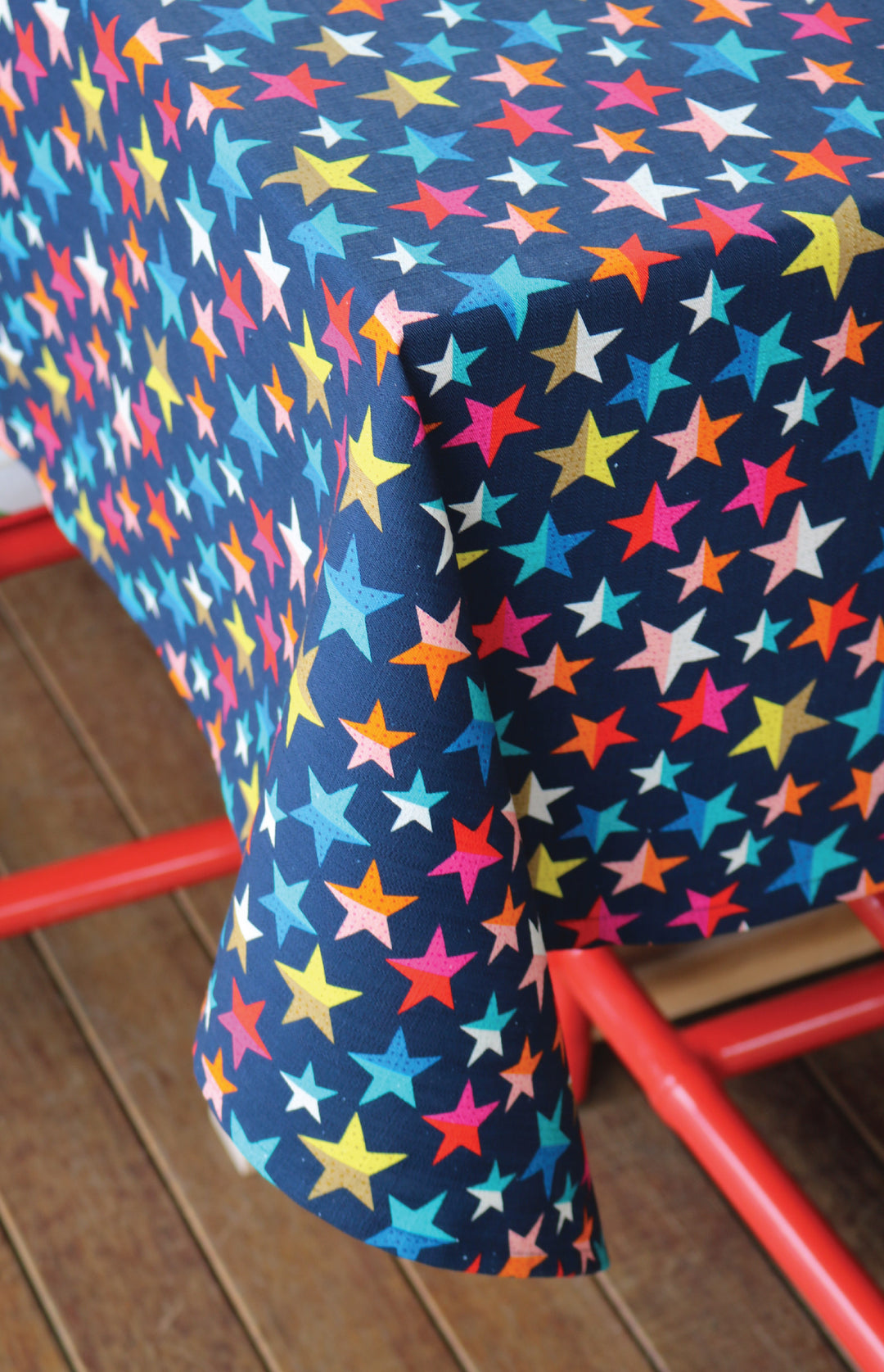 Tablecloth Large in rainbow stars