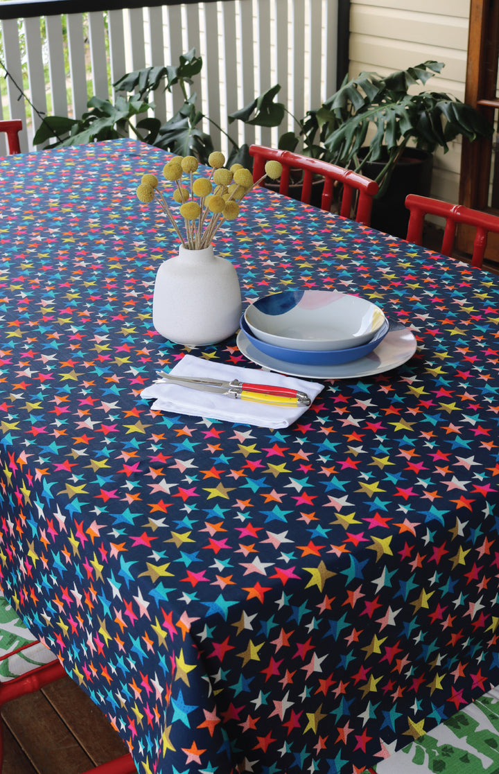 Tablecloth Large in rainbow stars