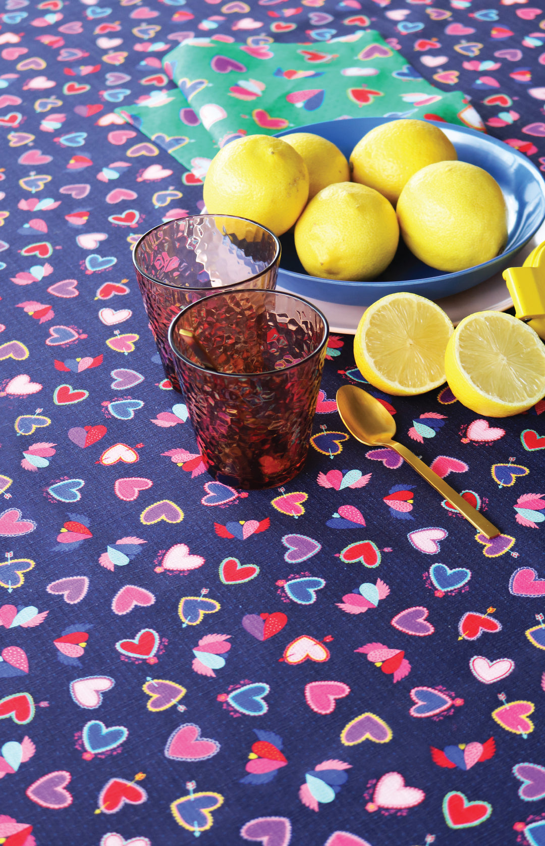 Tablecloth Large in queen of hearts navy